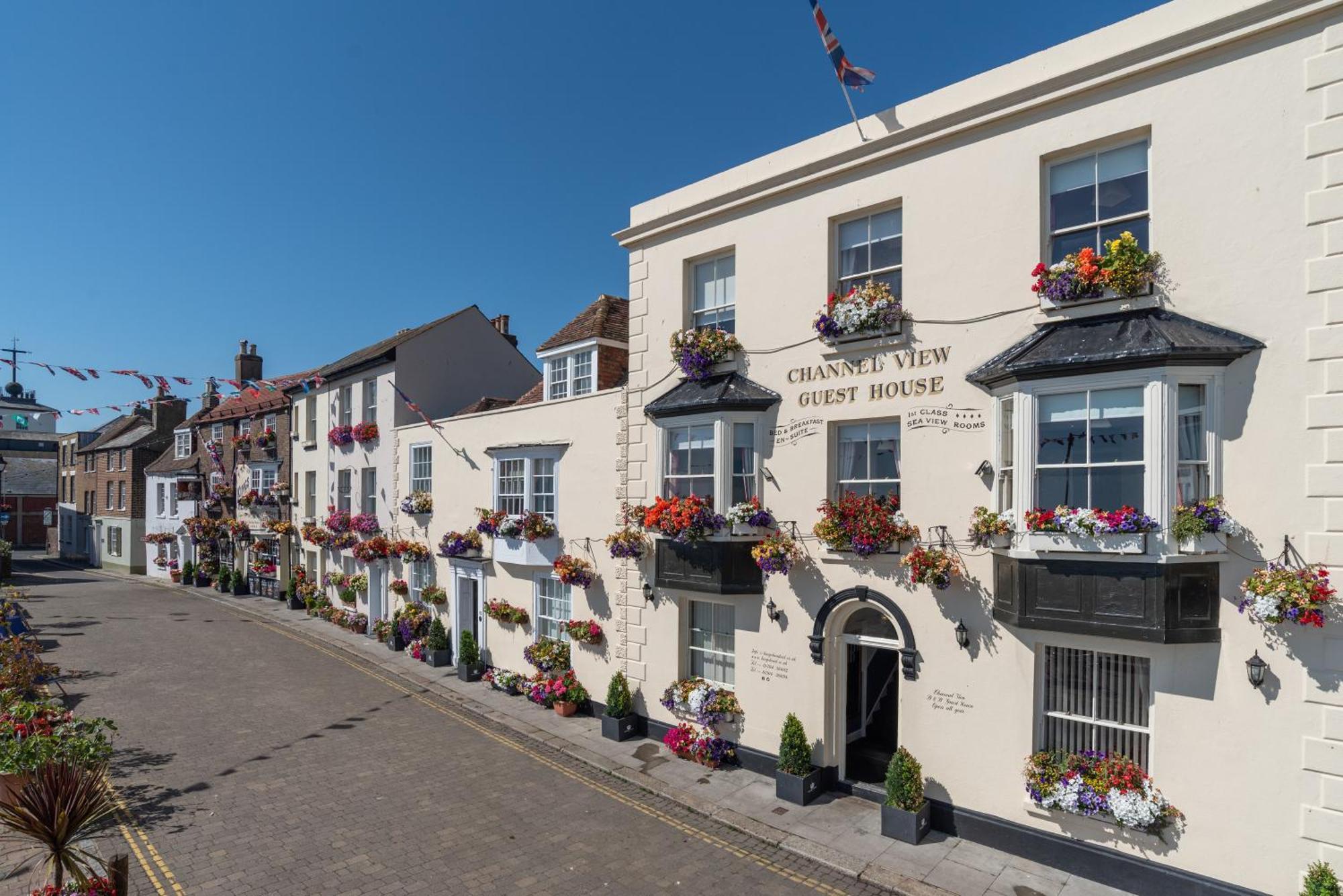 Bed and Breakfast The Kings Head Deal Esterno foto