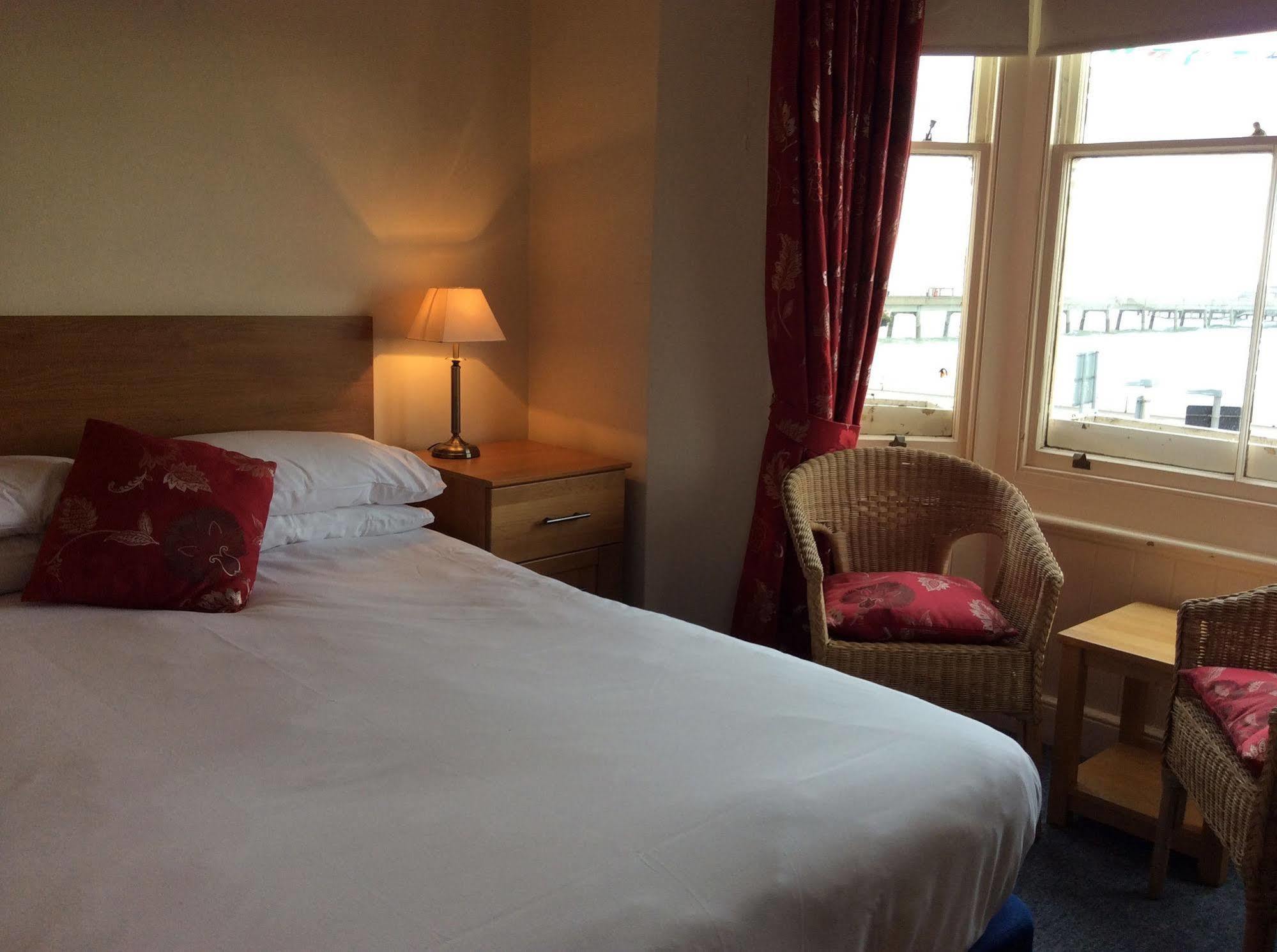 Bed and Breakfast The Kings Head Deal Esterno foto