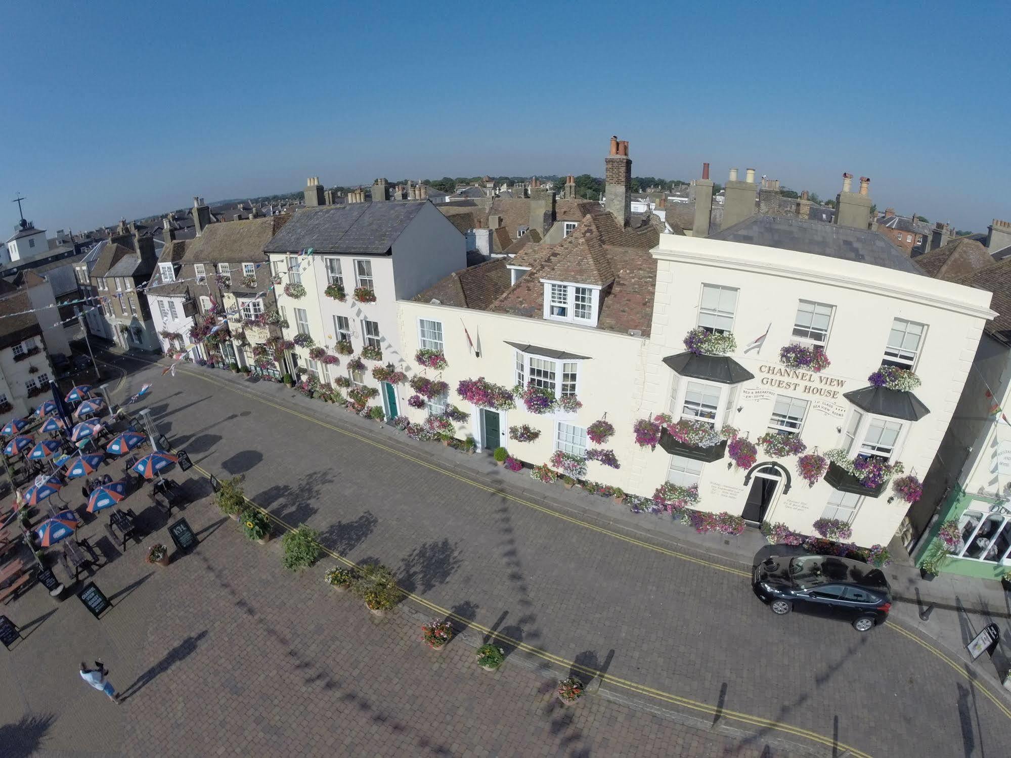 Bed and Breakfast The Kings Head Deal Esterno foto