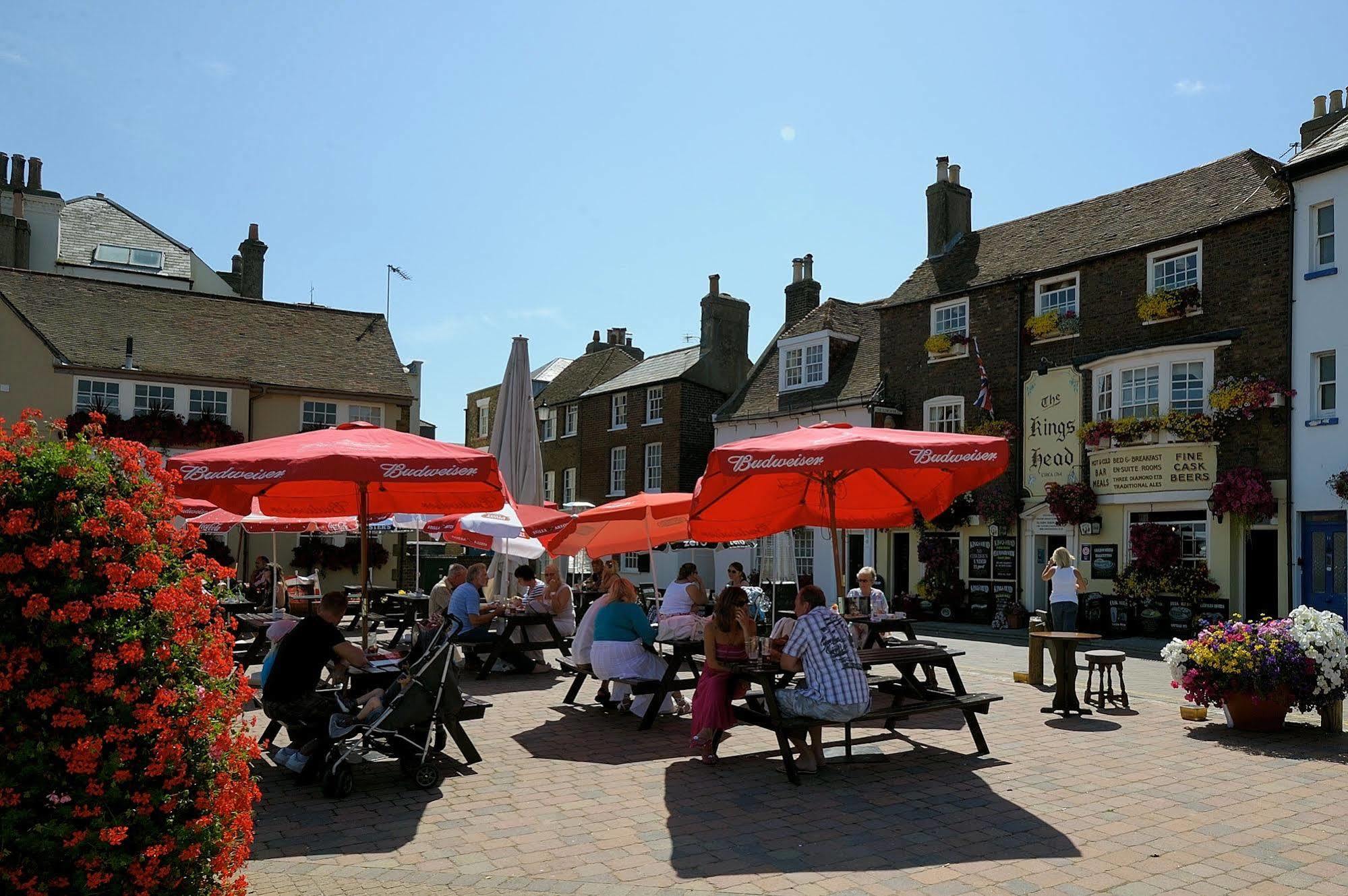 Bed and Breakfast The Kings Head Deal Esterno foto